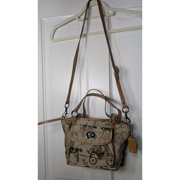 Coach Handbags - Vintage Coach Leah Small Crossbody F14855 Horse And Carriage Canvas Leather Bag